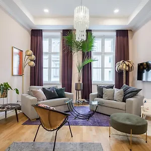 https://bpr-adagio-design-home-with-a-c.inbudapesthotels.com