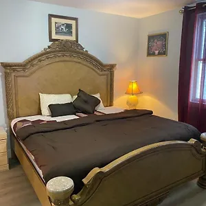 https://king-suite-8mins-to-airport.us-newyorkcity.com